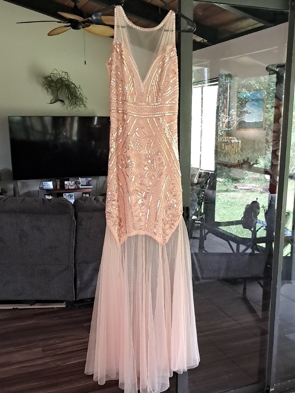 Elegant Pink Sequin Mesh Evening Dress